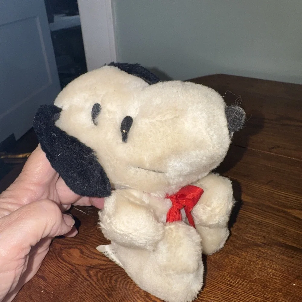 Vintage 1968 Peanuts SNOOPY Plush Dog United Features Syndicate KOREA